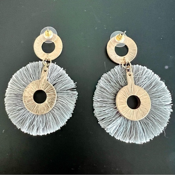 Fun grey and gold earrings - Picture 2 of 4